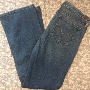 L.e.i. Gabrielle curvy jeans